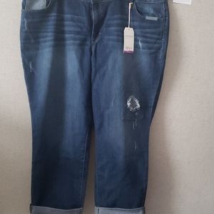 NEW !!! distressed capris